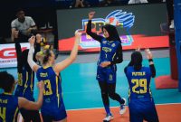 Para pemain Jakarta Electric PLN Mobile merayakan kemenangan setelah mampu mengalahkan Medan Falcons dengan skor 3-0 dalam lanjutan Proliga 2026 putaran kedua yang berlangsung di GOR Utama, Bojonegoro, Jawa Timur, Kamis (12/2).