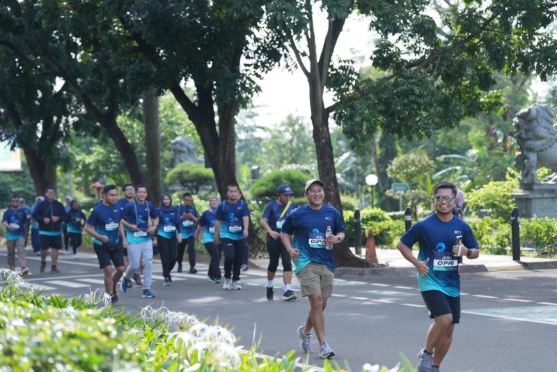 EPI Run For Earth berlangsung di kawasan Museum Listrik, TMII ini diikuti oleh jajaran Direksi, Pegawai, Tenaga Alih Daya (TAD), serta Direksi Anak Perusahaan PLN EPI sebagai wujud komitmen bersama terhadap Keselamatan dan Kesehatan Kerja (K3) dan keberlanjutan lingkungan.