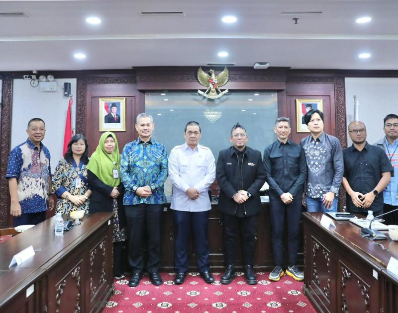 Direktorat Biomassa PT PLN Energi Primer Indonesia (EPI) berkolaborasi dengan menjalin kolaborasi strategis dengan Kementerian Desa dan Pembangunan Daerah Tertinggal (Kemendesa PDT) guna mempercepat pencapaian target Net Zero Emission (NZE) melalui program cofiring biomassa pada Pembangkit Listrik Tenaga Uap (PLTU) milik PLN.