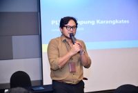 Sekretaris Perusahaan PLN Nusantara Renewables Ndaru Tri Hatmoko saat menyampaikan overview proyek PLTS Terapung Karangkates. yang akan membuka sekitar 600 lapangan pekerjaan.  Pemanfaatan area waduk sendiri direncanakan seluas 71 hektare atau sekitar 5,3% dari area Waduk Karangkates