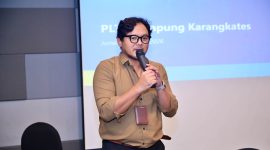 Sekretaris Perusahaan PLN Nusantara Renewables Ndaru Tri Hatmoko saat menyampaikan overview proyek PLTS Terapung Karangkates. yang akan membuka sekitar 600 lapangan pekerjaan.  Pemanfaatan area waduk sendiri direncanakan seluas 71 hektare atau sekitar 5,3% dari area Waduk Karangkates