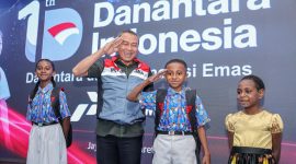  Pertamina berbagi paket sekolah kepada sejumlah siswa-siswi SD dan SMP sederajat, dalam rangka 1 Tahun Danantara. Pertamina membagikan 7 ribu paket sekolah ke tiga lokasi, Prov Riau, Sulawesi, dan Papua.