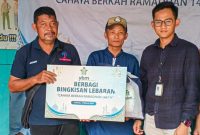 Yayasan Baitul Maal (YBM) PLN Energi Primer Indonesia (PLN EPI) kembali melaksanakan program sosial Berbagi Bingkisan Lebaran kepada masyarakat di sekitar wilayah operasional perusahaan.