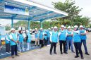 Direktur Distribusi PLN, Arsyadany G. Akmalaputri (kedua dari kanan) saat melakukan peninjauan kesiapan SPKLU di Rest Area 343 Batang, Jawa Tengah pada Senin (16/3).