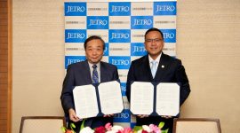 Direktur Utama PT Pertamina (Persero), Simon Aloysius Mantiri dengan President & CEO INPEX Corporation Takayuki Ueda, menandatangani MoU Proyek LNG Abadi di Blok Masela. Penandatanganan dilakukan di Tokyo, 30 Maret 2026 waktu setempat.