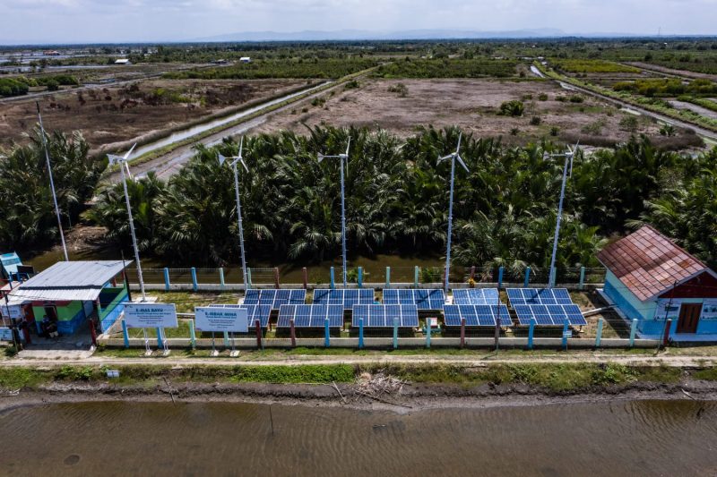 Pertamina melalui program Desa Energi Berdikari (DEB) terus mendorong kemandirian energi. Di Uma Palak Lestari, Subak Lauh Batu, Desa Keliki, Kabupaten Gianyar, pemanfaatan energi terbarukan seperti panel surya dan turbin angin mendukung aktivitas pertanian sekaligus meningkatkan produktivitas masyarakat secara berkelanjutan.