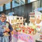 Enok Sri Kurniasih, pemilik UMKM Naza De Coco saat acara Pertamina SMEXPO 2026 Kartini “Energi Untuk Negeri Bijak Menggunakan Energi” yang diselenggarakan di Lobby Grha Pertamina, Jakarta, Senin, (20/4/2026).