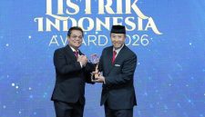 Direktur PLN Energi Gas Edwin Bangun  menerima penghargaan Leading Commitment to Reliable, Sustainable and Transparent Operations di Listrik Indonedia Award 2026.