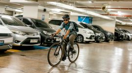 Dukung Clean Energy Day Pegawai PLN EPI beralih menggunakan Sepeda setiap Jumat untuk mengurangi emisi karbon.