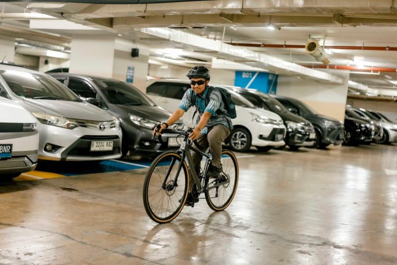 Dukung Clean Energy Day Pegawai PLN EPI beralih menggunakan Sepeda setiap Jumat untuk mengurangi emisi karbon.