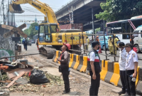 Provinsi DKI Jakarta tengah melakukan pembangunan Flyover Latumenten di atas simpang sebidang dengan lintasan kereta api.  / foto ist