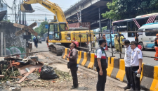 Provinsi DKI Jakarta tengah melakukan pembangunan Flyover Latumenten di atas simpang sebidang dengan lintasan kereta api.  / foto ist