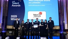 TelkomGroup kembali menorehkan prestasi di LinkedIn Talent Awards 2025 dengan meraih dua penghargaan sekaligus. PT Telkom Indonesia (Persero) Tbk berhasil mempertahankan gelar Best Employer Brand on LinkedIn untuk kedua kalinya, sementara Telkomsel meraih penghargaan Learning Champion. Pencapaian ini menegaskan komitmen TelkomGroup dalam membangun employer branding yang kuat serta menghadirkan budaya belajar dan pengembangan talenta digital yang berkelanjutan, Kamis (7/5).