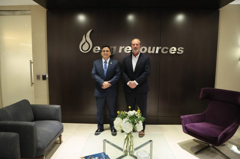 Pertemuan Wakil Direktur Utama Pertamina, Oki Muraza, dengan President EOG International sekaligus Vice President International, Joe Korenek, membahas peluang pengembangan lanjutan kerja sama, khususnya pada pengembangan reservoir non-konvensional di Indonesia.