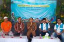 Kiri ke Kanan : Lurah Bunton, Sudin, Kepala Cabang Dinas Kehutanan Wilayah VI Banyumas, Jawa Tengah, Hadiyono, Sekretaris Camat Adipala Cilacap, Subianto, Manajer PLN UP3 Cilacap, Aditya Setyawan, dan Asisten Manager Tanggung Jawab Sosial dan Lingkungan (TJSL) PLN EPI, Robert Pilyai dalam Kick Off dan Peresmian Program Digitalisasi Pembibitan Mangrove di Cilacap