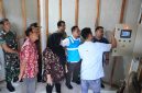 Perangkat monitoring berbasis digital dan instalasi listrik dalam program Electrifying Agriculture kolaborasi program TJSL PLN EPI memungkinkan pengendalian pemeliharaan bibit secara terjadwal dan akurat melalui perangkat ponsel.