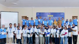 PT PLN Energi Primer Indonesia (PLN EPI) bersama PT Pelayaran Bahtera Adhiguna menggulirkan program pengembangan dan pendampingan pengelolaan sampah terpadu di kawasan wisata Pantai Bagek Kembar, Kelurahan Tanjung Karang Permai, Kota Mataram, Nusa Tenggara Barat, Selasa (12/5).