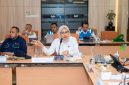 Anggota DEN Unsur Pemangku Kepentingan (Industri), Dr. Ir. Sripeni Inten Cahyani, M.M., IPM., ASEAN Eng (kanan) dalam kunjungannya ke PLTA Cirata menyampaikan bahwa keberadaan pembangkit hybrid di Cirata menjadi bukti konkret transformasi sektor ketenagalistrikan nasional menuju sistem energi yang lebih bersih, andal, dan berkelanjutan. Dalam beroperasinya unit pembangkit ramah lingkunga ini,setiap tantangan dapat diatasi dengan meyakinkan, baik di PLTA Cirata maupun PLTS Terapung Cirata.