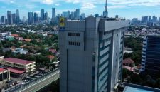 Tampilan Gedung PLN Kantor Pusat di daerah Kebayoran Baru, Jakarta Selatan. Sepanjang tahun 2025, PLN mencatatkan pendapatan sebesar Rp582,68 triliun. Angka ini meningkat 6,84% secara year on year dibanding tahun sebelumnya.