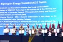 Wakil Direktur Utama Pertamina Oki Muraza Bersama Direktur SPPU Pertamina Emma Sri Martini dan Jajaran Direksi Subholding Pertamina melakukan sesi foto bersama usai Signing For Energy Transition/CCS Topics saat acara 50th IPA Convex Day 2 yang diselenggarakan di ICE BSD, Tangerang, Banten pada Kamis (21/5/2026).