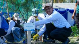 Vice President Keselamatan, Kesehatan Kerja, dan Lingkungan (K3KL) PLN EPI, Muhammad Aminuddin, mengatakan bahwa PLN EPI memiliki tanggung jawab tidak hanya menjaga ketahanan pasokan energi, tetapi juga memastikan operasional bisnis berjalan selaras dengan keberlanjutan lingkungan, khususnya di kawasan pesisir yang menjadi lokasi strategis berbagai fasilitas energi perusahaan.