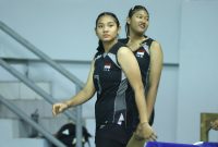 Khanza Putri Yansi Ganshtri (kanan) dan Tina Syifa Sabila Salim. / foto PBVSI 