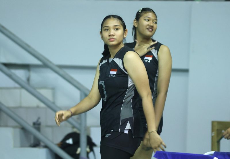 Khanza Putri Yansi Ganshtri (kanan) dan Tina Syifa Sabila Salim. / foto PBVSI 
