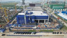 Tampak udara fasilitas data center CGK1 Digital Edge Indonesia di Cikarang, Jawa Barat. PLN terus mendukung pengembangan ekosistem digital nasional melalui penyediaan pasokan listrik 2x725 MVA data center CGK1 Digital Edge Indonesia.