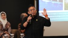 Direktur Biomassa PLN EPI Hokkop Situngkir sebagai pembicara dalam forum Climate Policy Initiative (CPI) bertajuk Peluang dan Strategi Pembiayaan Kegiatan Pengurangan Emisi metana untuk Sektor Industri di Indonesia di Pullman Hotel Thamrin Jakarta pada Kamis (11/6).