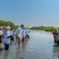Aksi penanaman mangrove dilakukan melalui kolaborasi dengan CarbonEthics sebagai mitra lingkungan yang akan mendukung proses penanaman, pemeliharaan, hingga pemantauan pertumbuhan mangrove secara berkelanjutan guna memastikan manfaat lingkungan yang optimal dalam jangka panjang.