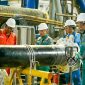 Tenaga Ahli Proyek PLN EPI melakukan pengecekan persiapan pekerjaan hot tap dan tie in works dengan matang untuk memastikan pelaksanaan pekerjaan sesuai dengan kualitas dan standar operasional keselamatan (safety)
