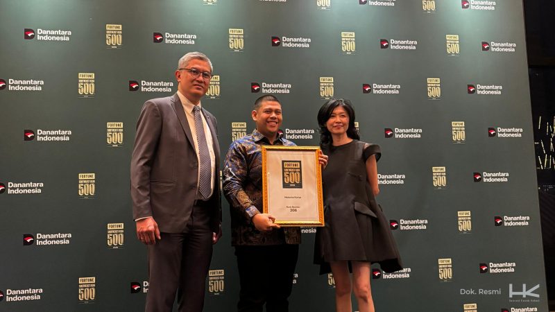 Ket : (Kiri - Kanan) Managing Director Global Relations & Governance Danantara Indonesia, Mohamad Al-Arief; Direktur Keuangan Hutama Karya, Eka Setya Adrianto; Asia CEO Fortune, Khoon Fong Ang.