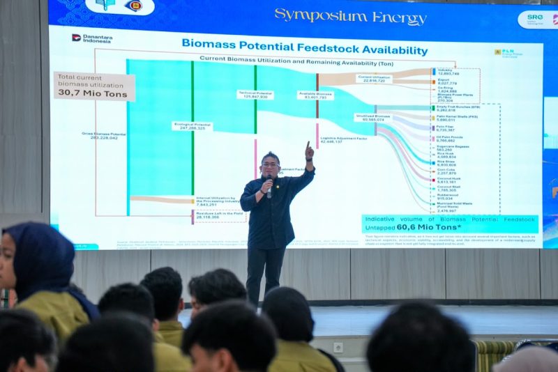 Direktur Biomassa PLN EPI, Hokkop Situngkir memaparkan Potensi Biomassa Indonesia yang sangat besar mencapai sekitar 83,4 juta ton per tahun berasal dari limbah sawit, kehutanan, pertanian, perkebunan, hingga sampah perkotaan yang selama ini belum dimanfaatkan secara optimal.