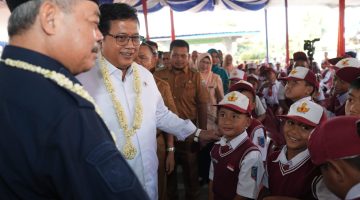 Tinjau Transmigrasi Lahat, Wamen Viva Yoga Janji Rehabilitasi Sekolah Dan Sertifikasi Lahan Dipercepat