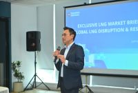 PLH Direktur Utama PLN EPI, Rakhmad Dewanto mengatakan bahwa isu energi saat ini telah berkembang jauh melampaui persoalan keseimbangan antara pasokan dan permintaan. Menurutnya, perubahan geopolitik, gangguan rantai pasok global, percepatan transisi energi, hingga perubahan pola konsumsi dunia telah menciptakan tantangan baru yang menuntut perusahaan memiliki kemampuan membaca arah pasar secara lebih adaptif dan strategis.