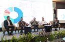 Kiri ke Kanan : Moderator Acara, Kepala Program Studi Sarjana dan Magister Teknik Mesin Institut Teknologi Bandung (ITB) Satrio Wicaksono, Direktur Biomassa PT PLN Energi Primer Indonesia Hokkop Situngkir, Kepala Divisi General Affairs dan Penelitian & Pengembangan, Asosiasi Panel Kayu Indonesia (APKINDO) Hariyanto dan Wakil Ketua Komite Riset, Kerja Sama, dan Pengembangan Kapasitas, Asosiasi Pulp dan Kertas Indonesia (APKI) Edwin Kristianto Sijabat hadir sebagai panelis dalam forum   Material Handling Innovation for Wood-Based Industries: Engineering and Innovation for Sustainable Industrial Growth Symposium 2026 di Jakarta.