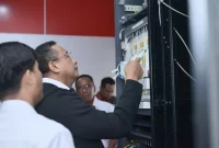 Direktur Network Telkom Nanang Hendarno meninjau langsung penanganan dan pemulihan layanan telekomunikasi digital di wilayah Nusa Tenggara Timur (NTT).