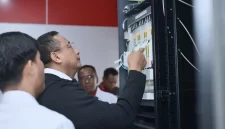 Direktur Network Telkom Nanang Hendarno meninjau langsung penanganan dan pemulihan layanan telekomunikasi digital di wilayah Nusa Tenggara Timur (NTT).