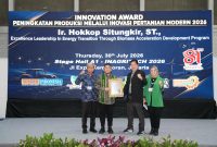 Direktur Biomassa PT PLN Energi Primer Indonesia (PLN EPI) Hokkop Situngkir meraih penghargaan Excellence Leadership in Energy Transition Through Biomass Acceleration Development Program pada ajang Forum Sinergi Inovasi Industri (FSII) Innovation Award 2026 yang merupakan bagian dari rangkaian The 12th Inagritech 2026 – Indonesia International Agriculture Technology Expo yang diselenggarakan di Main Stage Hall JIEXPO Kemayoran pada Kamis (30/7).