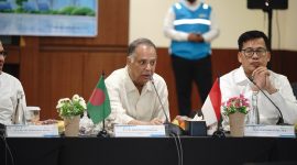 Menteri Energi dan Mineral Bangladesh Iqbal Hassan Mahmood, MP (tengah) menyampaikan apresiasi atas pengelolaan pembangkitan dan berbagai inovasi yang dikembangkan PLN Nusantara Power, khususnya dalam menjawab tantangan transisi energi. Menurutnya, Bangladesh menerima banyak pengalaman dan ilmu dari pengelolaan unit pembangkit di Indonesia melalui PLN Nusantara Power