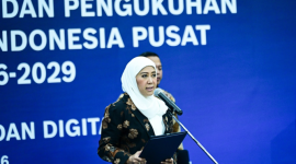 Menkomdigi Meutya Hafid mengambil sumpah jabatan dan mengukuhkan Anggota KPI Pusat Periode 2026–2029 di Kantor Kementerian Komdigi, Jakarta Pusat, Rabu (26/08/2026). Foto: Komdigi