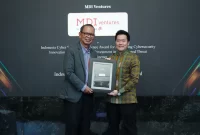 VP Corporate Communication & Strategy MDI Ventures Alvin Evander (paling kanan) mewakili MDI Ventures menerima penghargaan dalam ajang Indonesia Cyber Security Summit (ICSS) 2026, yang diselenggarakan Warta Ekonomi di Jakarta
