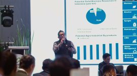 Direktur Biomassa PLN EPI, Hokkop Situngkir mengatakan Indonesia memiliki sumber daya bahan baku energi hayati yang melimpah dan tersebar dekat dengan berbagai titik pembangkit PLN yang menjadi modal penting untuk membangun rantai pasok yang efisien sekaligus menciptakan pusat-pusat ekonomi baru di daerah.
