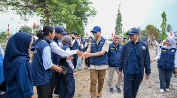 Dengar Aspirasi Warga Momiwaren, Mentrans Dorong Pengembangan Hasil Laut