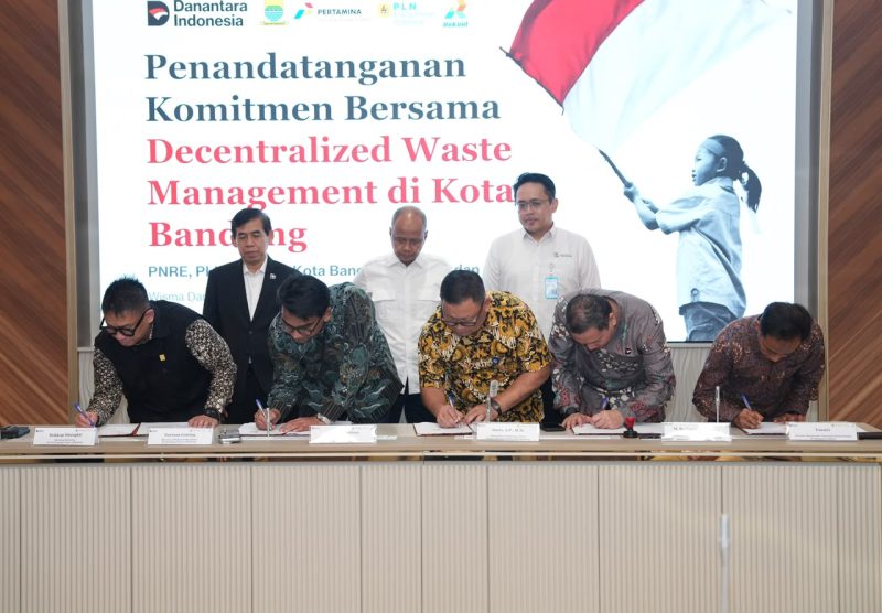 PT PLN Energi Primer Indonesia (PLN EPI) bersama PT Danantara Development Management Fund (DDMF), PT Rekayasa Industri (Rekind), PT Pertamina Power Indonesia (PNRE), dan Dinas Lingkungan Hidup (DLH) Kota Bandung menandatangani Komitmen Bersama Pengembangan Decentralized Waste Management (DWM) di Wisma Danantara Indonesia Jakarta pada Senin (14/9).