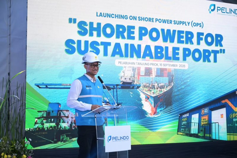 Direktur Utama PLN, Darmawan Prasodjo dalam sambutannya pada agenda peresmian dua unit Onshore Power Supply (OPS) di Dermaga Serbaguna Nusantara (DSN), Tanjung Priok, Jakarta Utara, Rabu (16/9), menyampaikan bahwa penyediaan listrik bagi fasilitas Onshore Power Supply (OPS) selaras dengan asta cita Presiden Prabowo Subianto, khususnya dalam mendorong dekarbonisasi industri sebagai bagian dari transformasi menuju pembangunan berkelanjutan di sektor maritim.