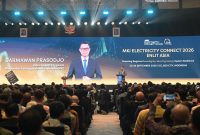 Dalam sambutannya pada gelaran Electricity Connect 2026 di ICE BSD City, Selasa (22/9), Ketua Dewan Pengawas Masyarakat Ketenagalistrikan Indonesia (MKI) sekaligus Direktur Utama PT PLN (Persero), Darmawan Prasodjo Darmawan menegaskan bahwa kedaulatan energi Indonesia harus berdiri di atas sistem kelistrikan yang mencukupi, andal, terjangkau, dan semakin bersih untuk menopang pertumbuhan ekonomi masyarakat dan industri.