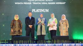 PT PLN Energi Primer Indonesia (PLN EPI) meraih dua penghargaan Platinum melalui Program Bagek Kembar Berdaya: Membangun Wisata Pesisir, Menggerakkan Ekonomi Masyarakat dalam ajang Indonesian CSR Awards (ICA) dan Indonesian SDGs Awards (ISDA) 2026. Capaian tersebut menjadi dorongan bagi perusahaan untuk terus meningkatkan kualitas program TJSL agar setiap intervensi mampu menghasilkan manfaat yang terukur dan berkelanjutan bagi masyarakat.