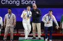 Menpora Erick Thohir mengapresiasi para ketua umum cabang olahraga (cabor) yang hadir langsung di Asian Games Aichi-Nagoya 2026. (foto:Naif/NOC Indonesia)
