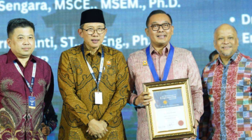 Wamen Todotua Raih Honorary Fellow Award di CAFEO 44